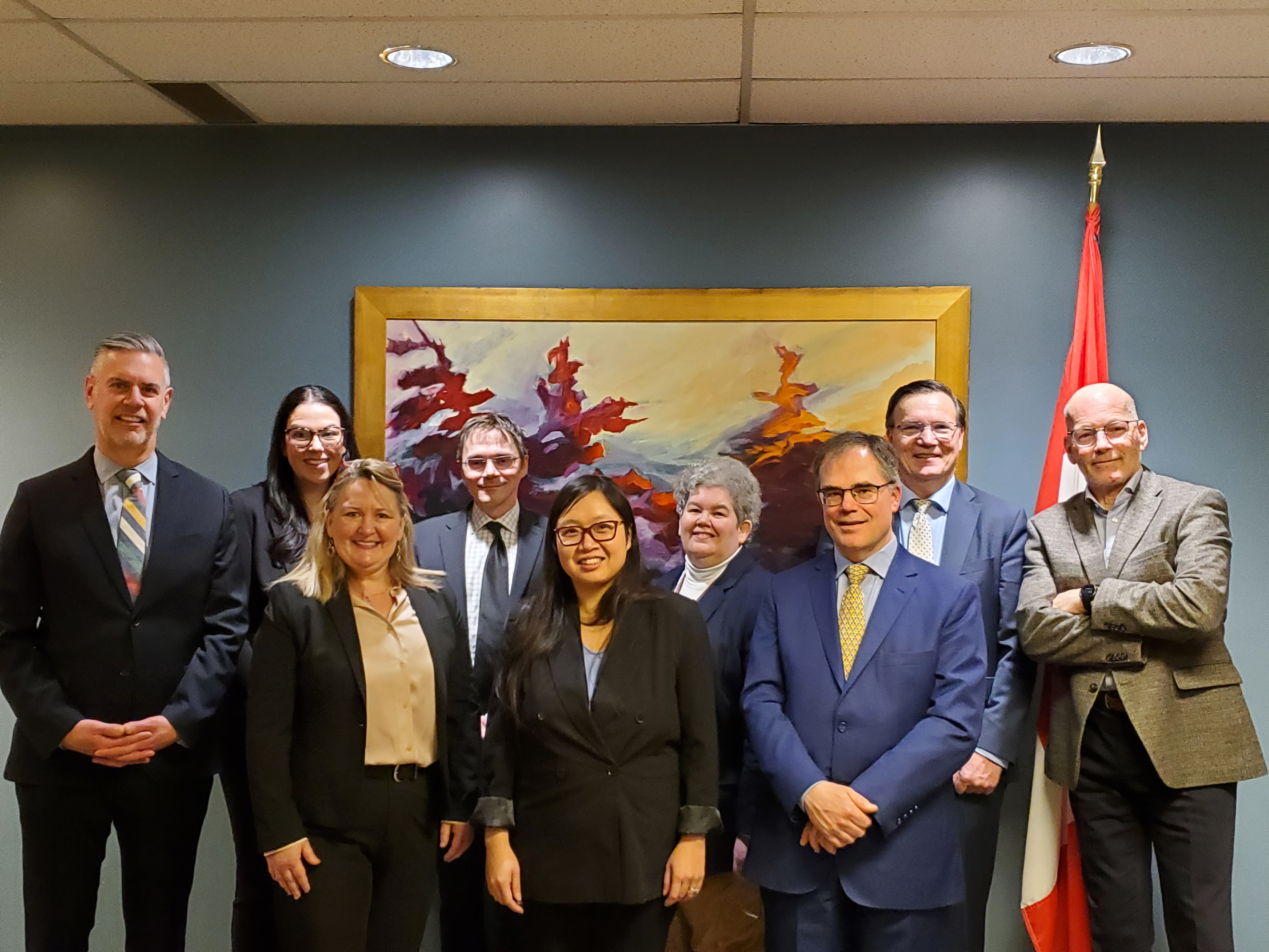 Photo de groupe des membres du Tribunal.